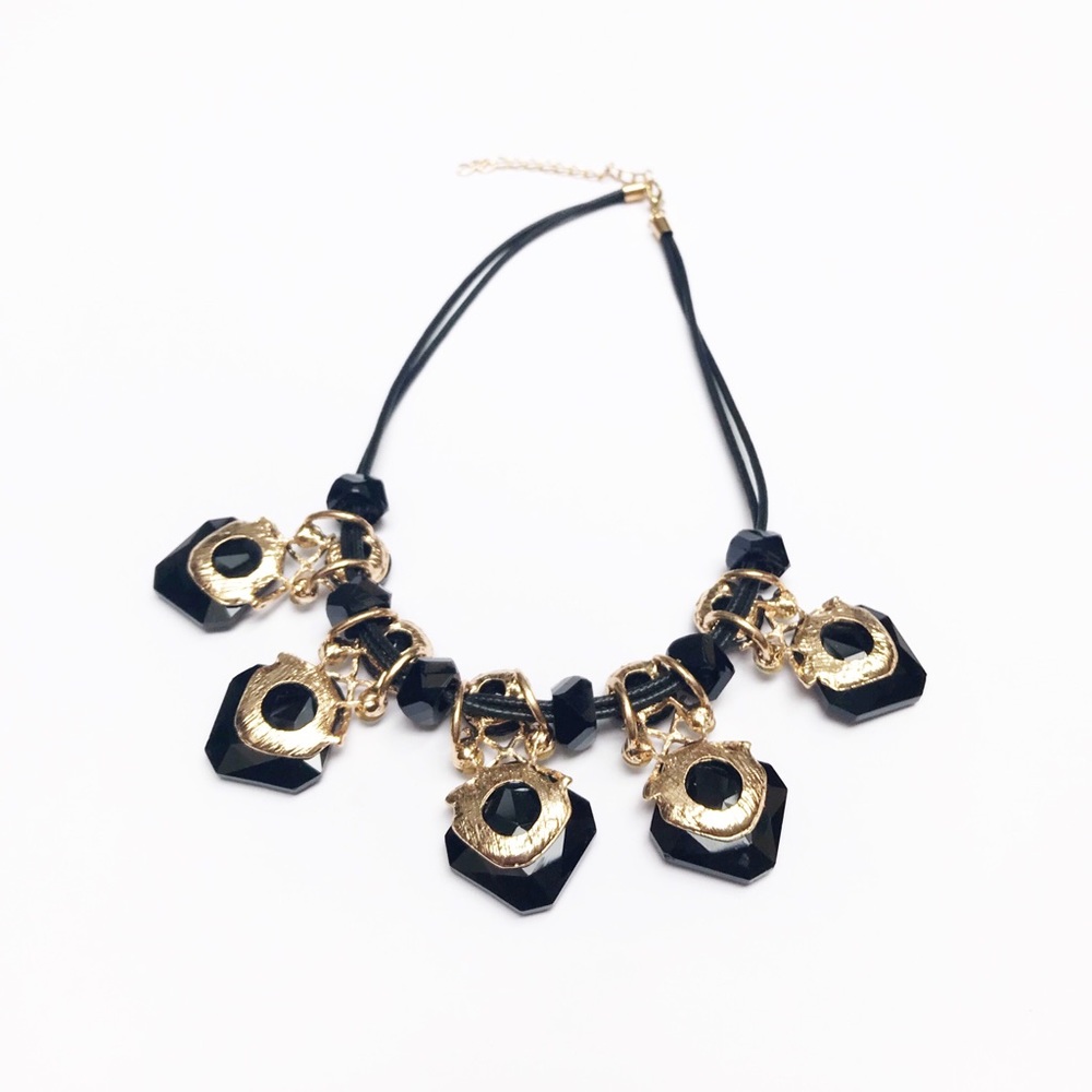 Black beaded rhinestone statement necklace - Picture 4 of 4